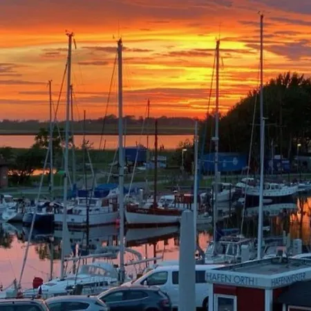 Surforama De Feine Stuuv In Orth Mit Meerblick Fehmarn Exterior foto