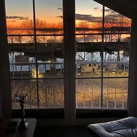 Surforama De Feine Stuuv In Orth Mit Meerblick Fehmarn Exterior foto